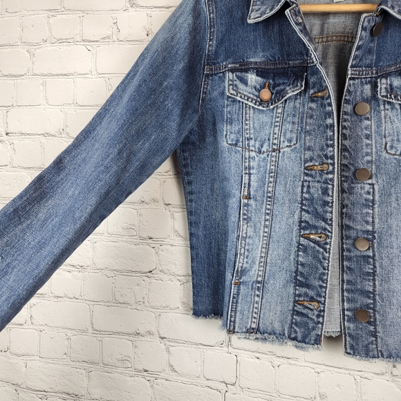 Kut from the Kloth Distressed Raw Hem Denim Jacket - Picture 3 of 10